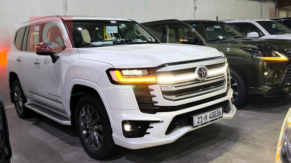 تۆیۆتا لاند کروزەر